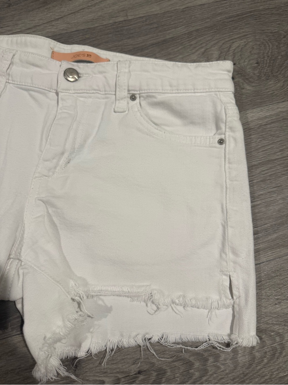 The Ozzie 4” Cut-Off White Frayed Hem Denim Shorts - - Picture 3 of 9